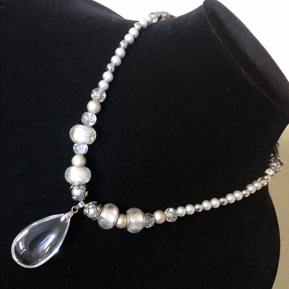 “Crystal Clear” Hand Crafted Beaded Statement Necklace w/crystal pendant - Picture 2 of 11